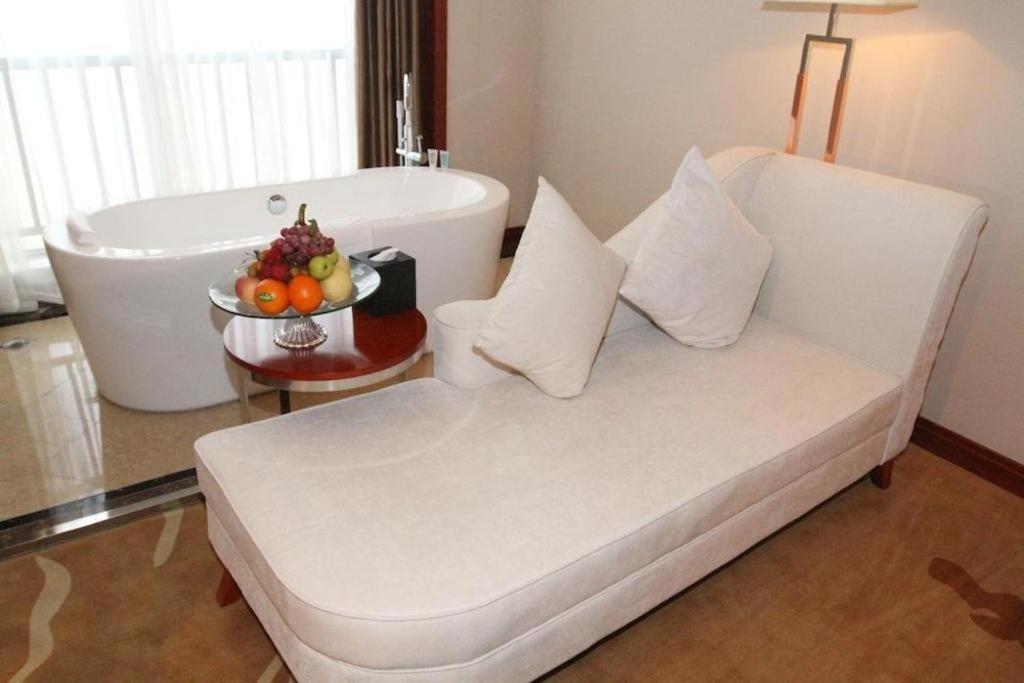 Grand Metropark Hotel Shangqiu Exterior photo